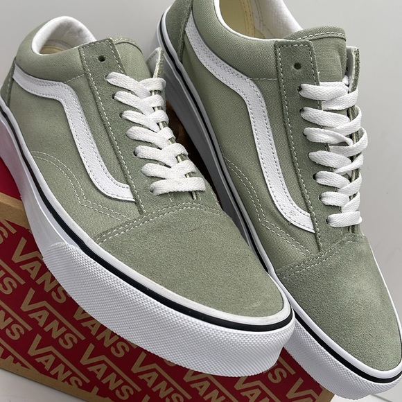 Vans Men’s Old Skool Desert Sage/True White
VN0A38G1U62
Sneakers - Picture 7 of 16